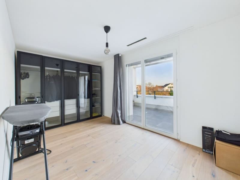 Exklusive 4.5-Zimmer-Attikawohnung - Luxusausbau, Designer-Küche & zwei Terrassen im Zentrum von Kloten (19)