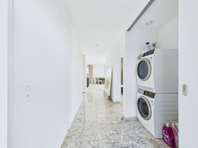 Exklusive 4.5-Zimmer-Attikawohnung - Luxusausbau, Designer-Küche & zwei Terrassen im Zentrum von Kloten (15)
