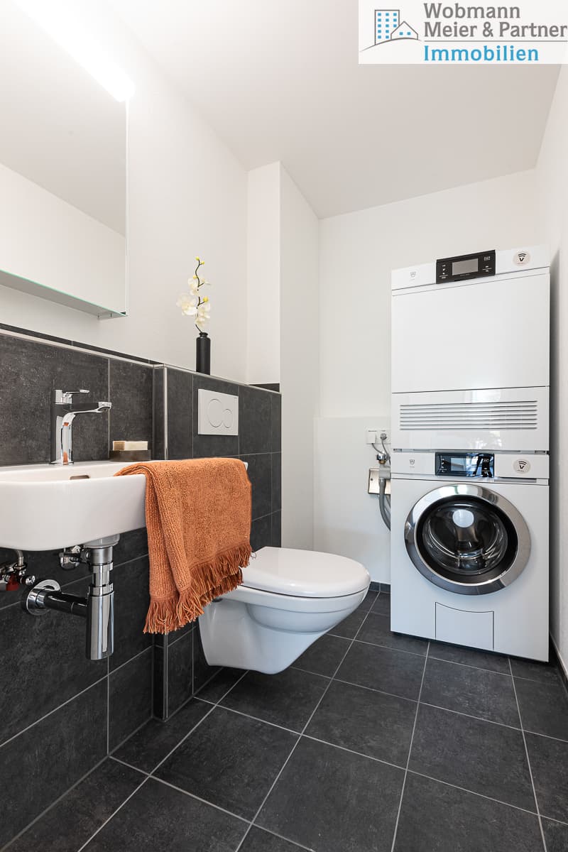 Separates WC mit Waschturm