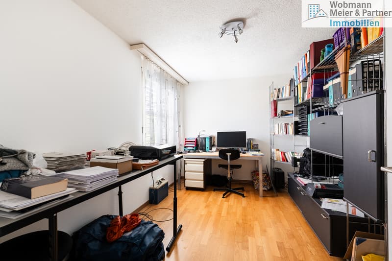 Grosszügige 4.5-Zimmer-Gartenwohnung mit Cheminée in Kindhausen (8)