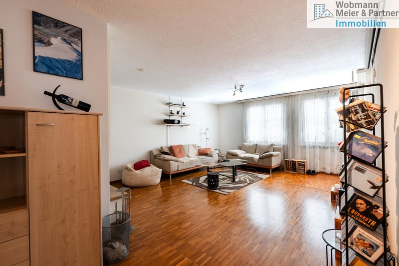 Grosszügige 4.5-Zimmer-Gartenwohnung mit Cheminée in Kindhausen (4)