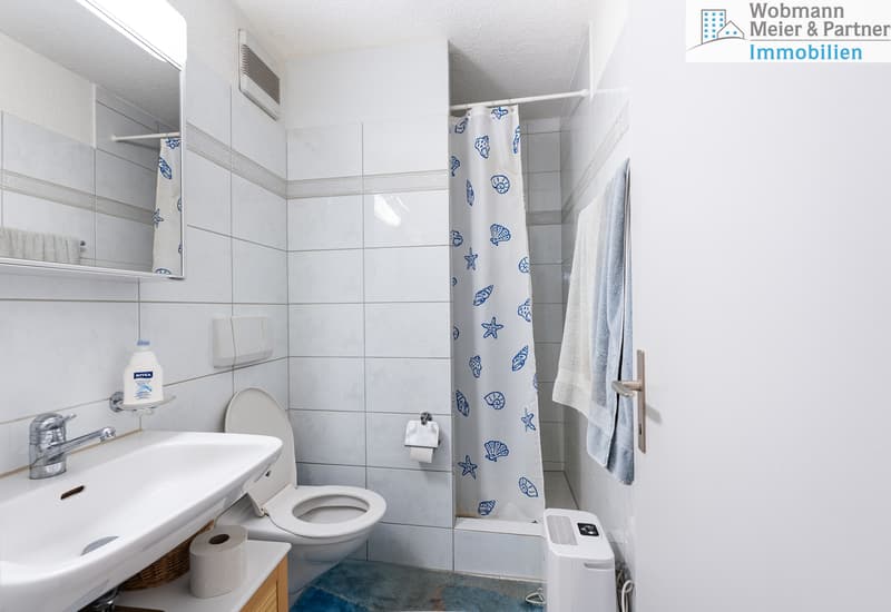Grosszügige 4.5-Zimmer-Gartenwohnung mit Cheminée in Kindhausen (5)
