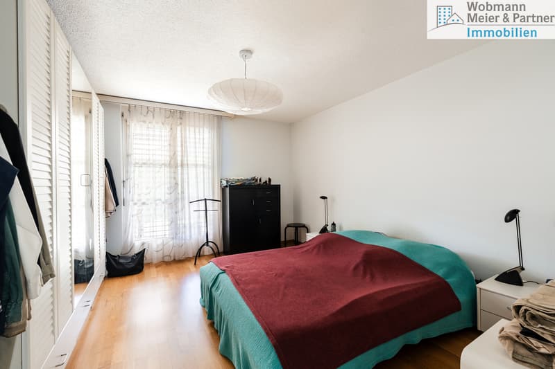 Grosszügige 4.5-Zimmer-Gartenwohnung mit Cheminée in Kindhausen (7)