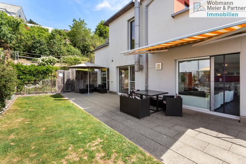 Grosse Garten-Terrasse...