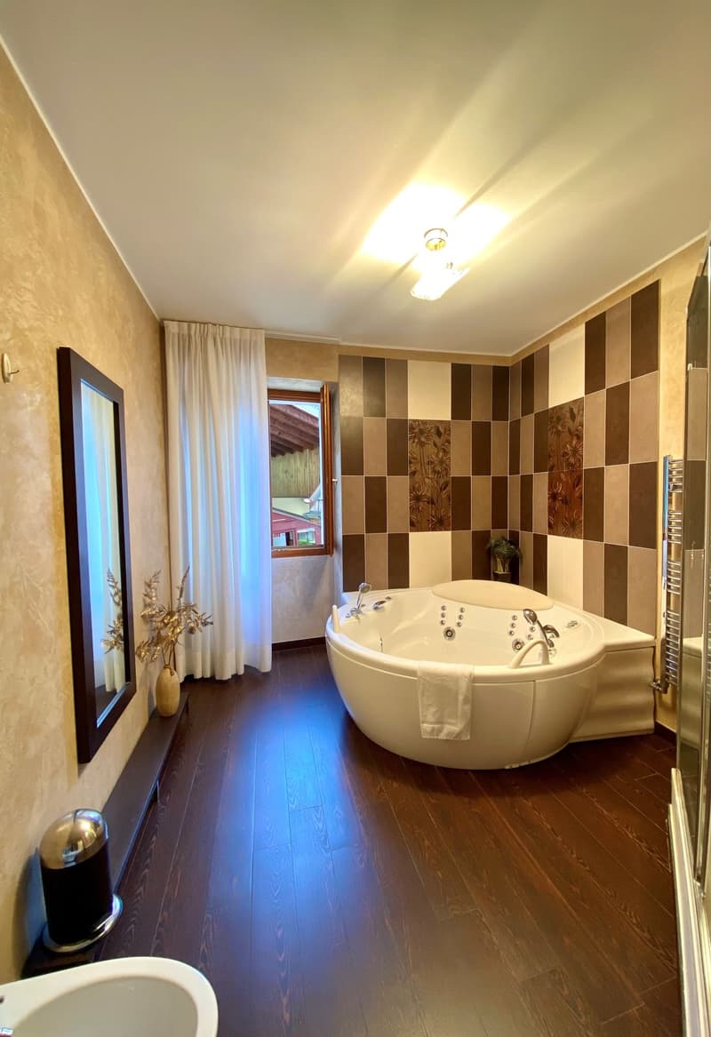 Appartamento vista lago  in esclusiva residenza (18)