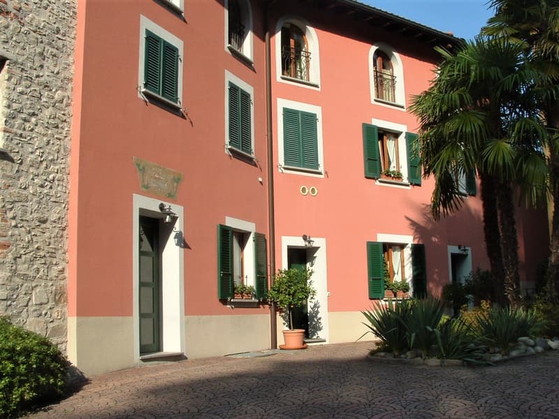 Appartamento vista lago  in esclusiva residenza (2)