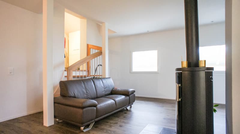 Grosse 5.5-Zimmer-Wohnung in sanierten Bauernhaus (3)