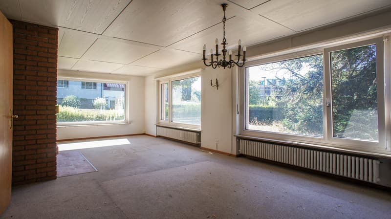 Grosses EFH mit Pool und sehr grossem Garten (13)