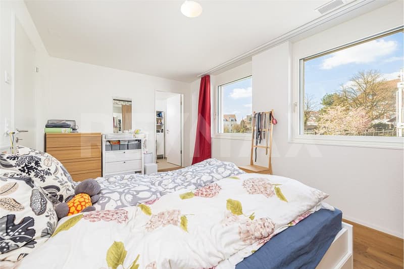 Helle 4.5-Zimmer-Wohnung mit sonnigem Balkon und zwei Tiefgaragenplätzen! (11)