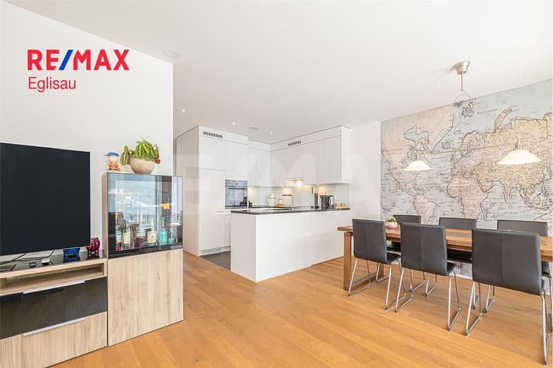 Helle 4.5-Zimmer-Wohnung mit sonnigem Balkon und zwei Tiefgaragenplätzen! (1)