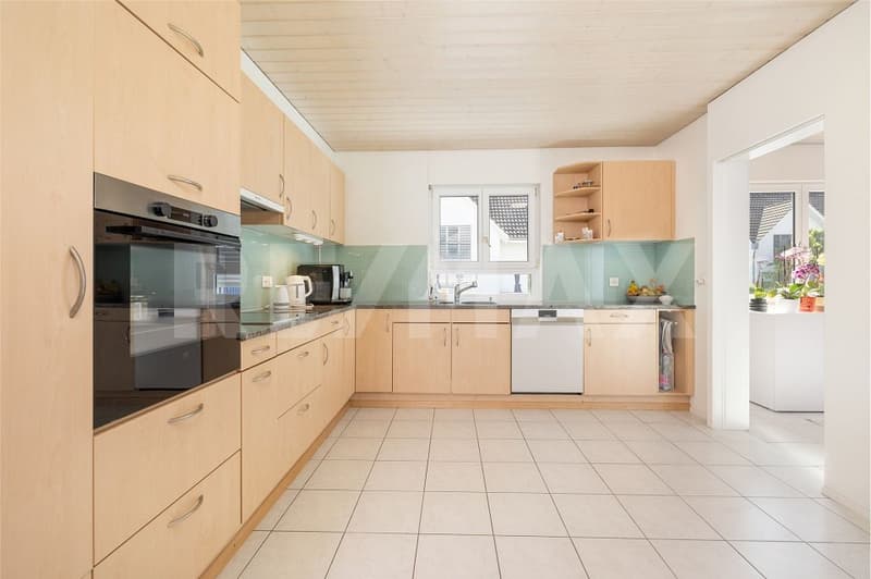 Grosszügiges Traumhaus mit Cheminée, grossem Garten & viel Platz für die ganze Familie (10)