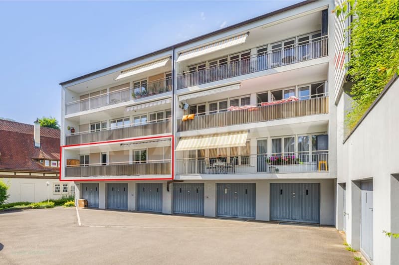 Sonniger Balkon trifft charmantes Wohnen (2)