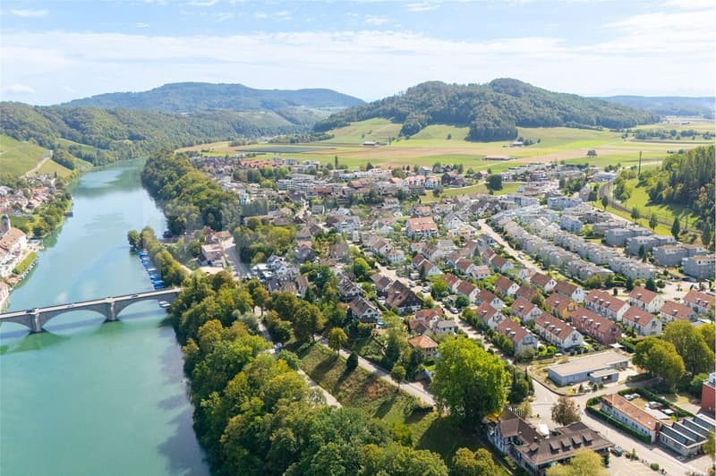 Grosszügiges Wohnen mit lichtdurchfluteten Räumen (2)