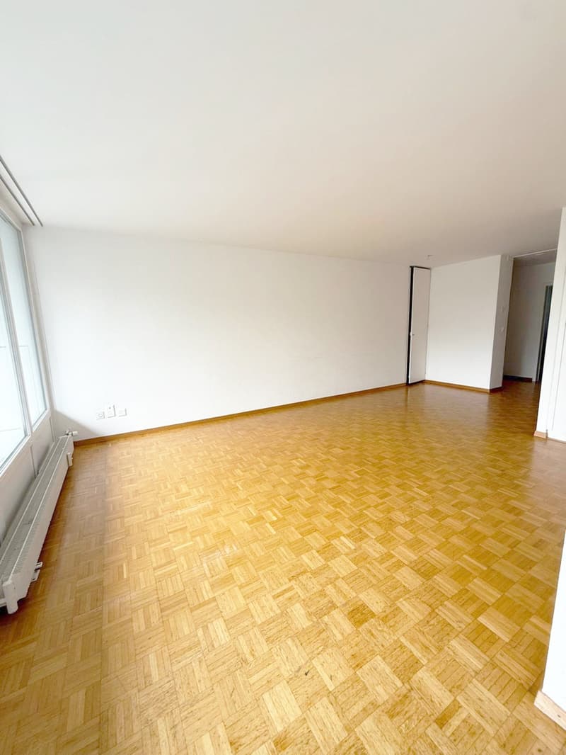 Sunny 3.5-room apartment with balcony in Nidau (3)