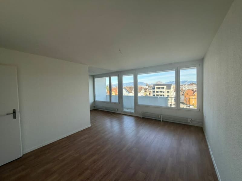 4,5 ZWG Wohnung Wohnung mit atemberaubender Aussicht ab sofort zu vermieten! (2)