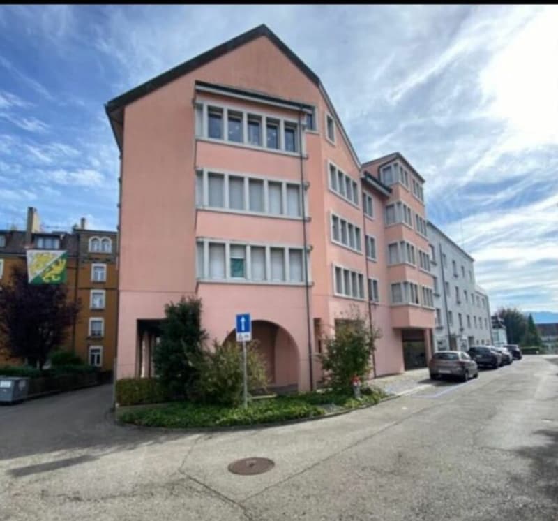 Exklusiv! Neu sanierte 5,5 ZWG 180 m2 (1)
