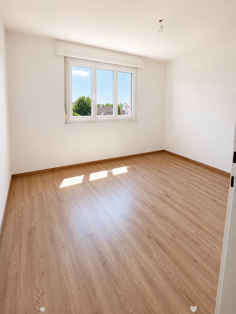 Helle 3.5-Zimmer-Wohnung im 4. Stock in Biel – ab sofort verfügbar! (3)