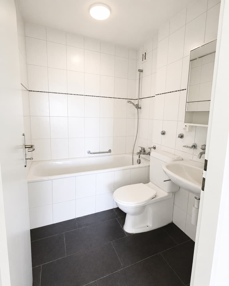 Helle 5.5-Zimmer-Wohnung im 6. OG mit Balkon und Weitblick in Biel (9)