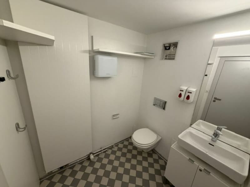 Ladenlokal im EG Ecke Süd-West (8)