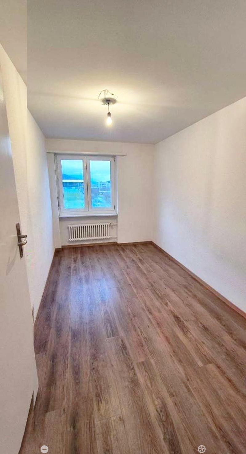 Charmante 4.5-Zimmer-Wohnung mit Balkon in Biel (5)