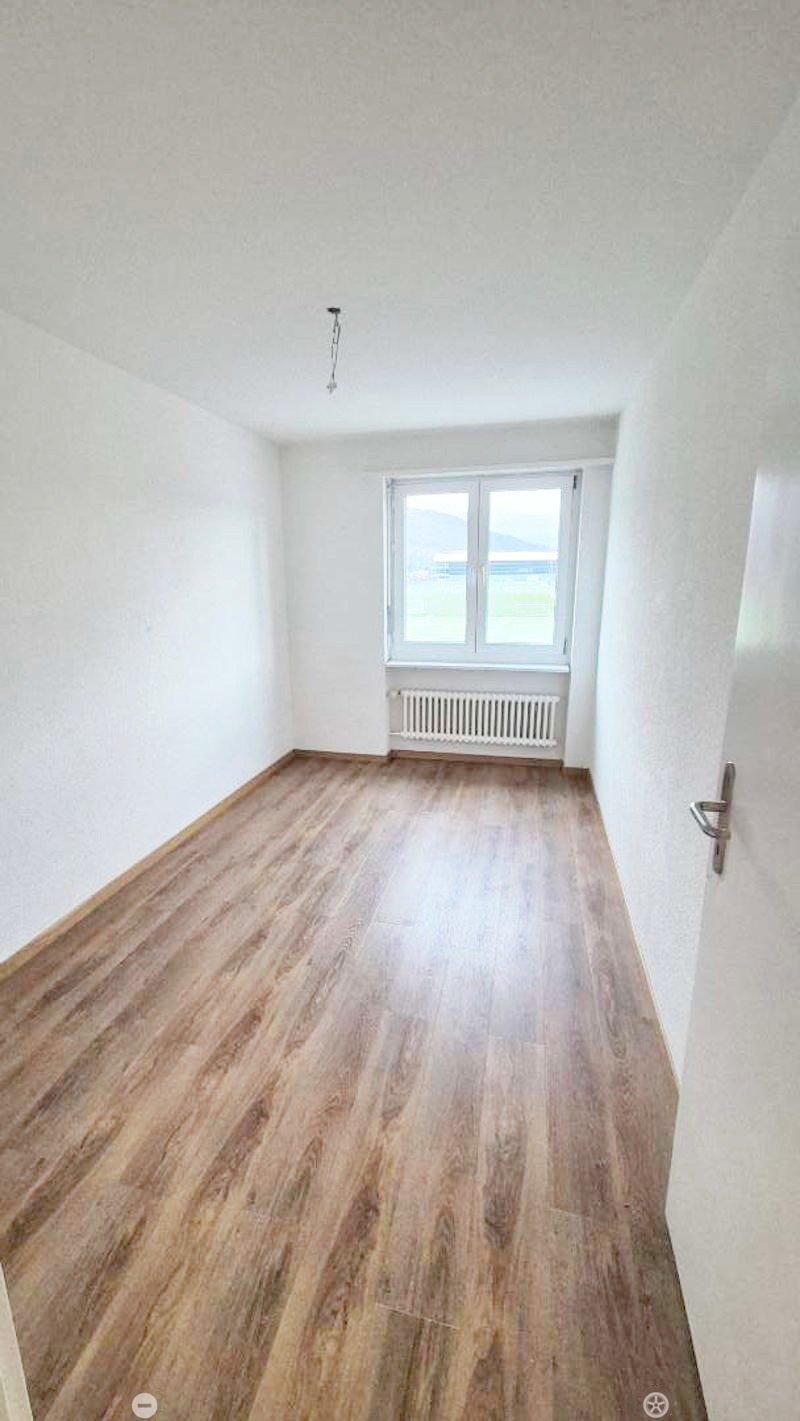 Charmante 4.5-Zimmer-Wohnung mit Balkon in Biel (6)