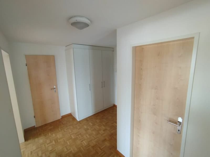 Schöne helle Wohnung (4)