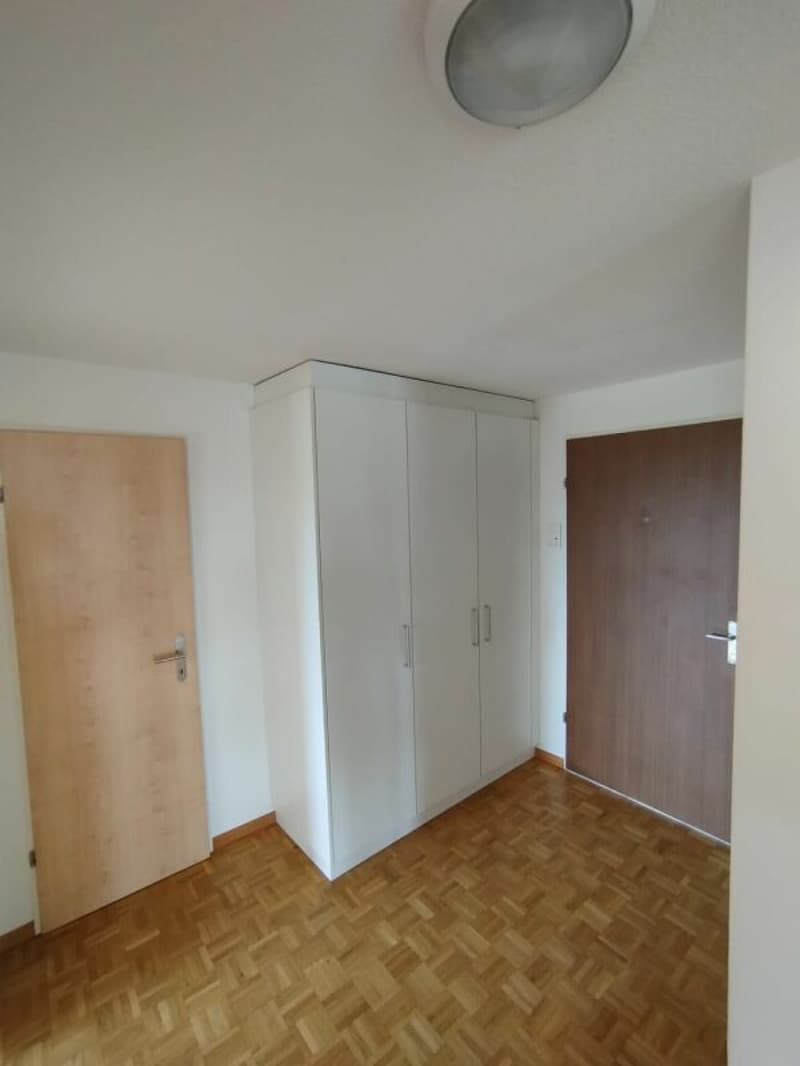 Schöne helle Wohnung (5)