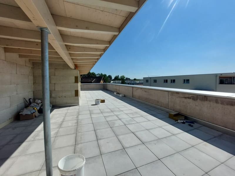 Exklusive 2.5-Zimmer-Attikawohnung mit ca. 74 m² Sonnenterrasse - Erstbezug im Neubau (6)