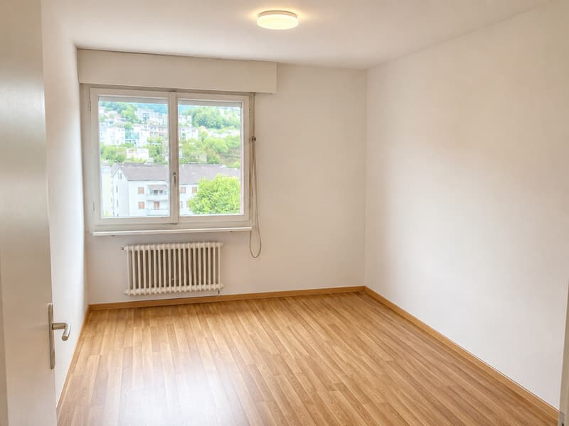 Helle 3.5-Zimmer-Wohnung mit Balkon und Stadtblick in Biel (3)
