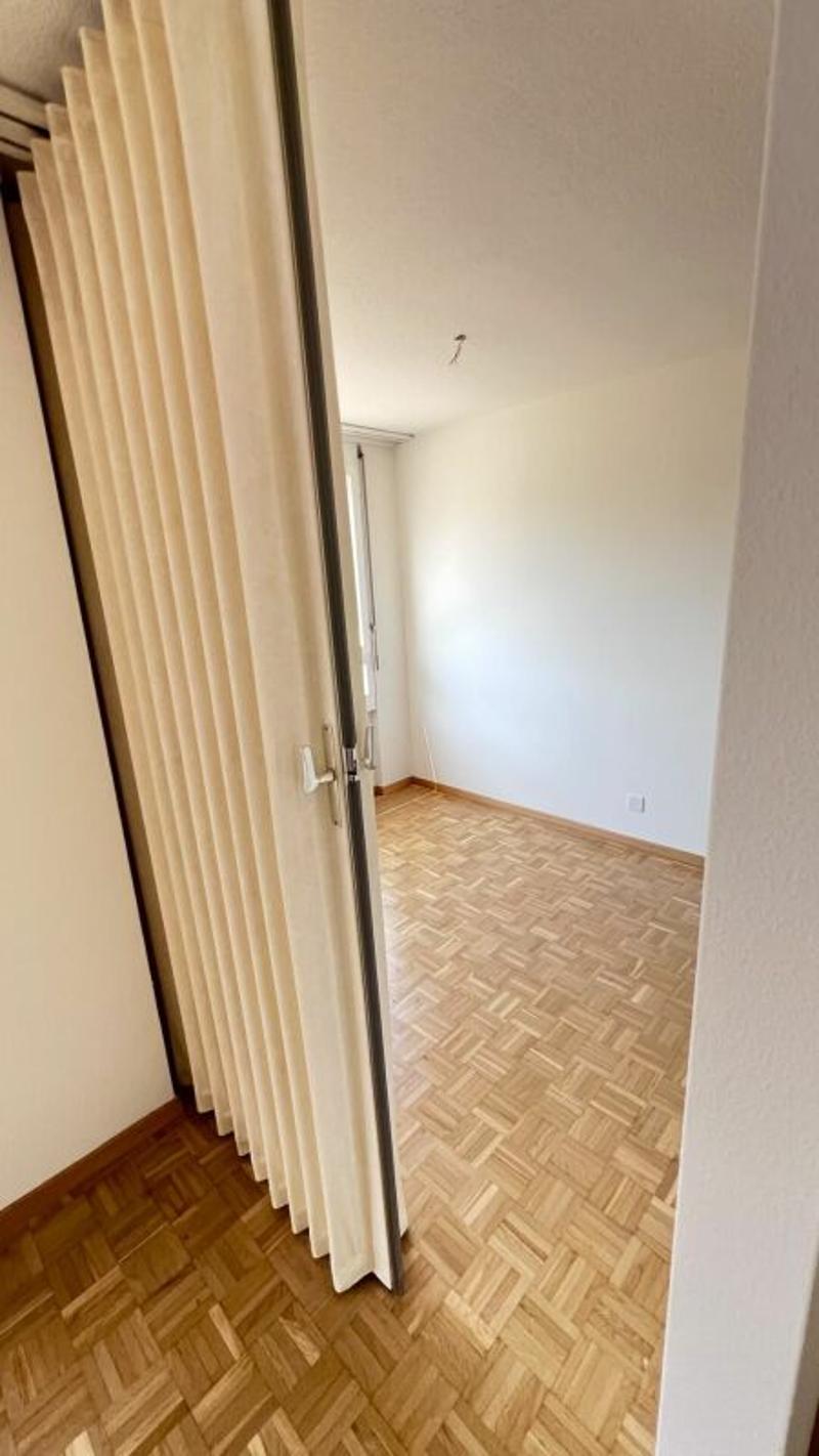 schöne helle 2 1/2 Zimmer Wohnung (5)