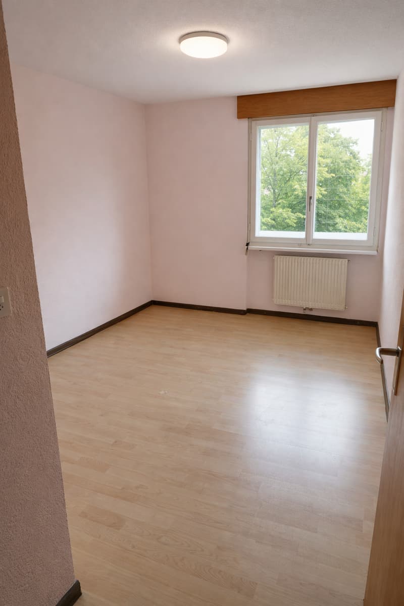 Appartement spacieux de 4,5 pièces avec balcon et parking à Fribourg (7)