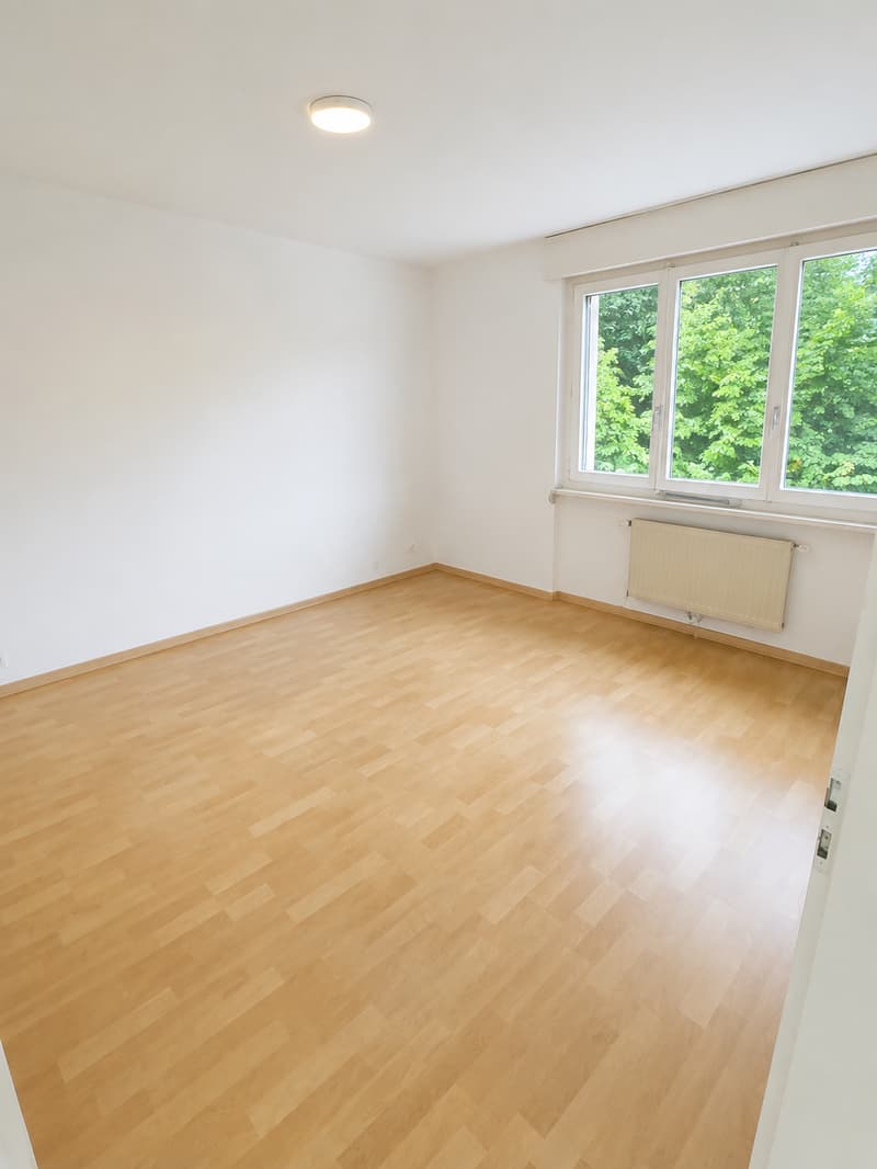 Spacieux  4,5 pièces à Fribourg – Vue sur la verdure, balcon et garage : votre futur chez-vous ! (6)