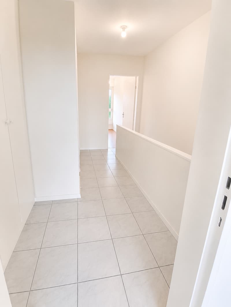 Geräumige 3.5-Zimmer-Maisonette-Wohnung mit Balkon und Bergblick in Nidau (6)