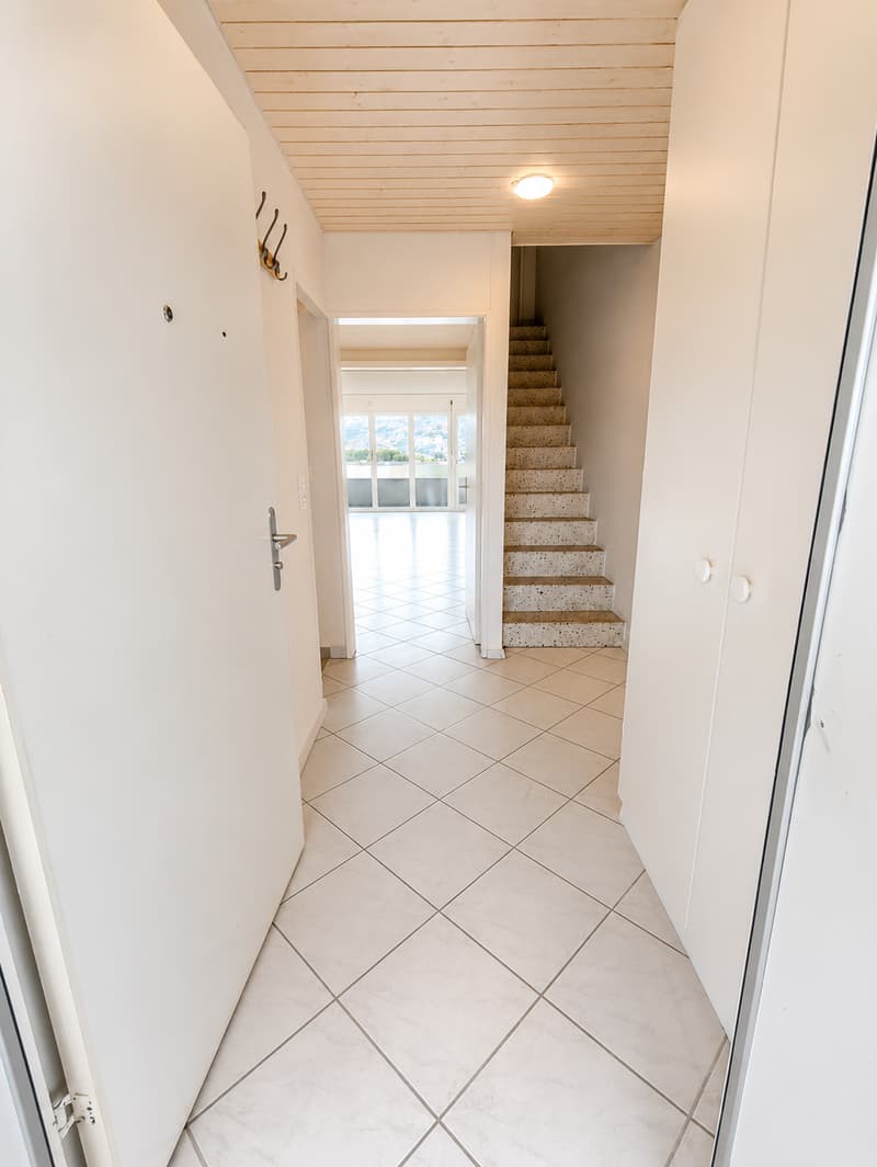 Geräumige 3.5-Zimmer-Maisonette-Wohnung mit Balkon und Bergblick in Nidau (5)