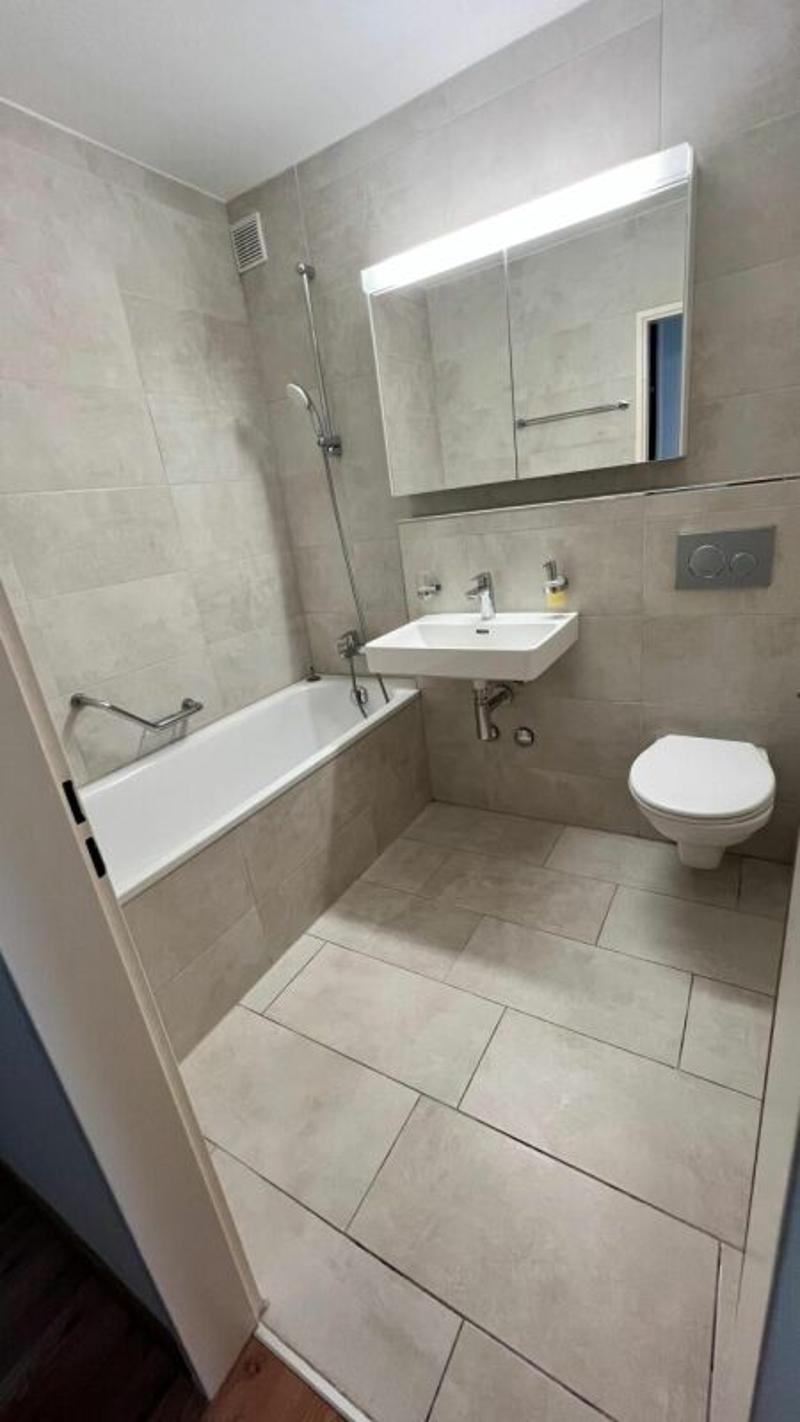schöne 4 1/2 Zimmer Wohnung (10)
