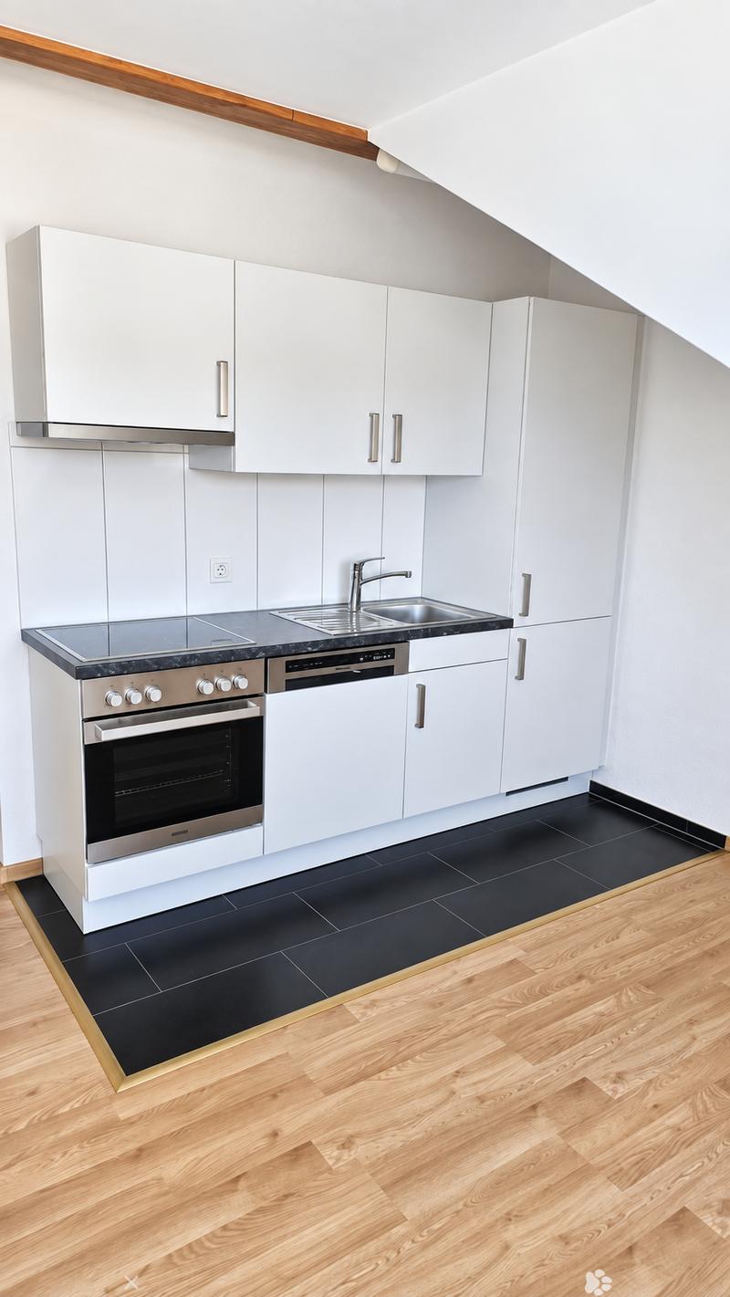 Helle 2.5-Zimmer-Wohnung mit Balkon in Biel – sofort verfügbar! (2)
