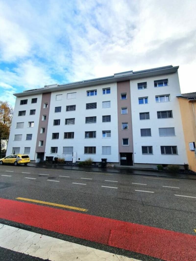 2.5-Zimmer Wohnung mit Terrasse (1)
