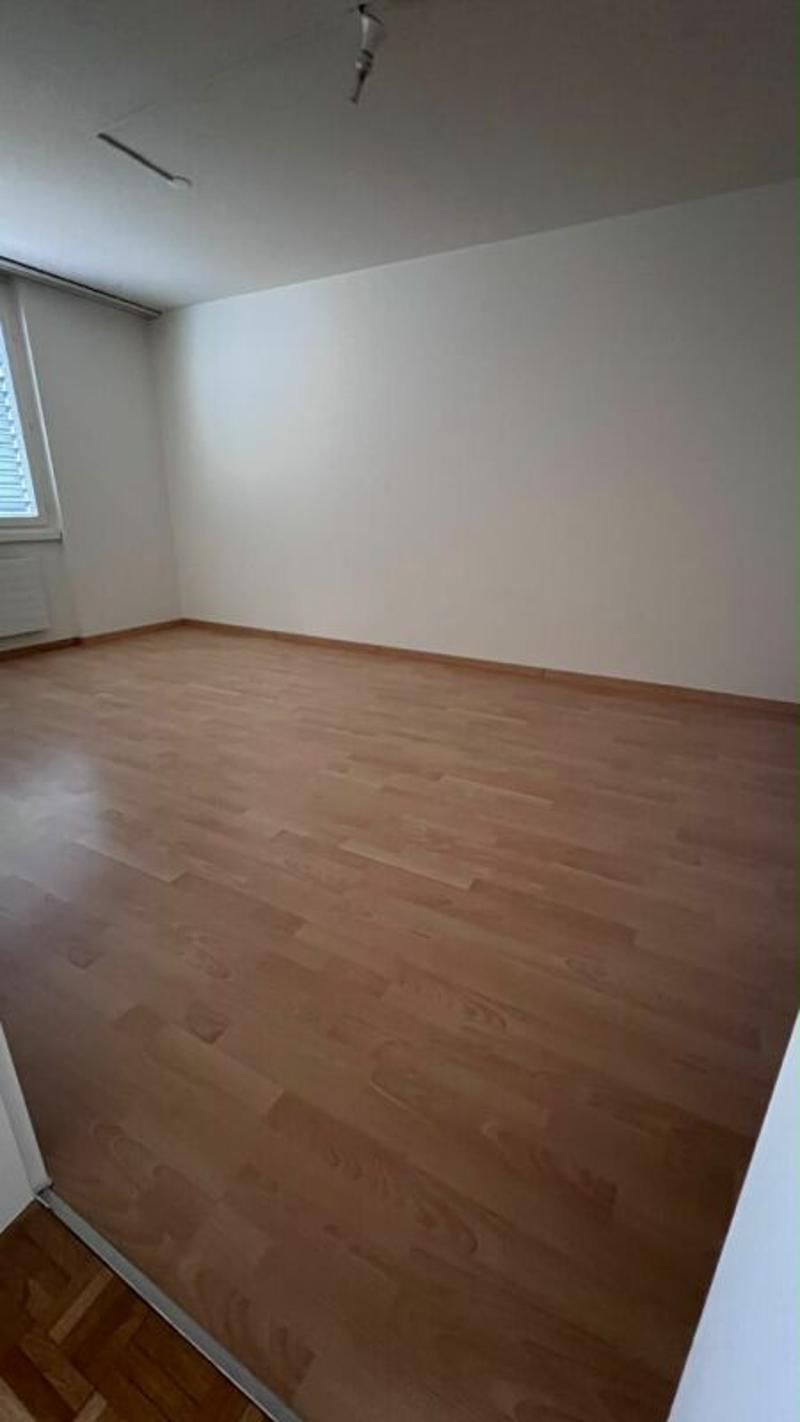 schöne helle 2 1/2 Zimmer Wohnung (7)