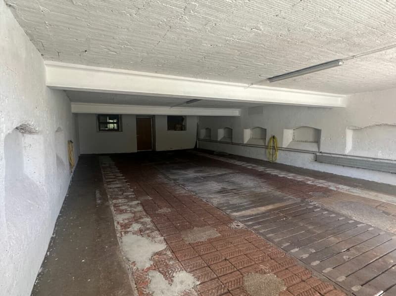 100 M2 LAGERRAUM ZU VERMIETEN (2)