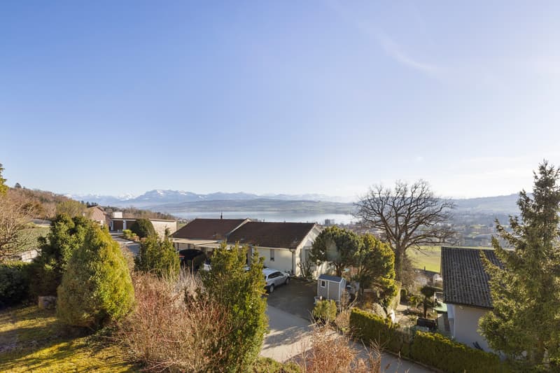 Wohnen der Extraklasse mit See- und Bergsicht sowie Hallenbad (1)