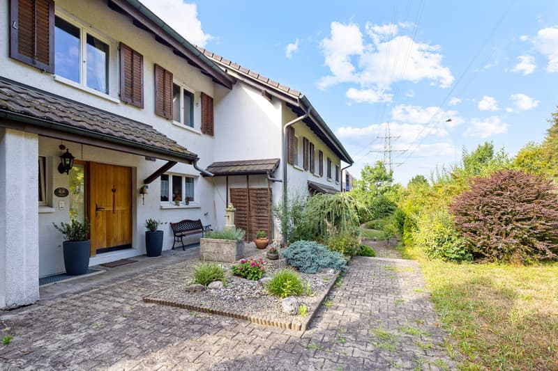 Familienoase in attraktivem Wohnquartier - mit zwei Extra-Räumen (1)