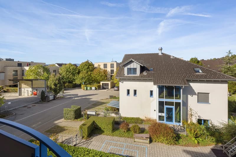 Zentrale, ruhige Wohnoase mit Sonnenbalkon und tiefem Steuerfuss (12)