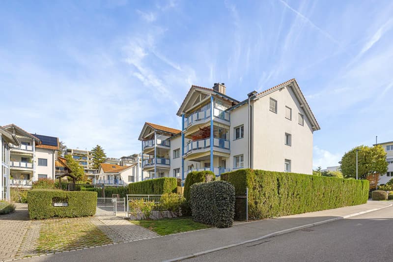 Zentrale, ruhige Wohnoase mit Sonnenbalkon und tiefem Steuerfuss (11)