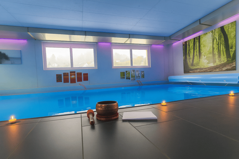 Stimmungsvolle Atmosphäre am Pool