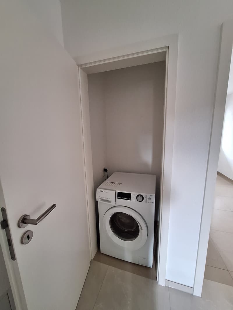 Moderne, helle 4.5-Zimmer-Wohnung (7)