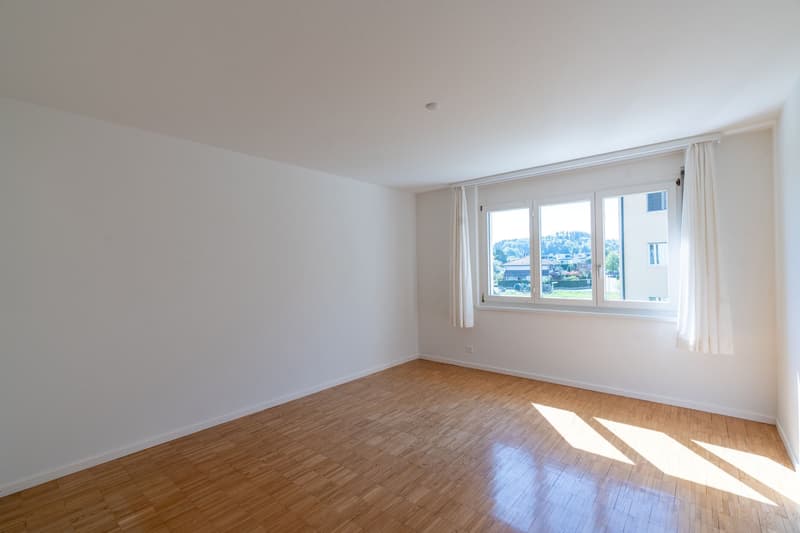 Helle 4.5-Zimmer-Wohnung mit Südbalkon an beliebter Wohnlage (8)