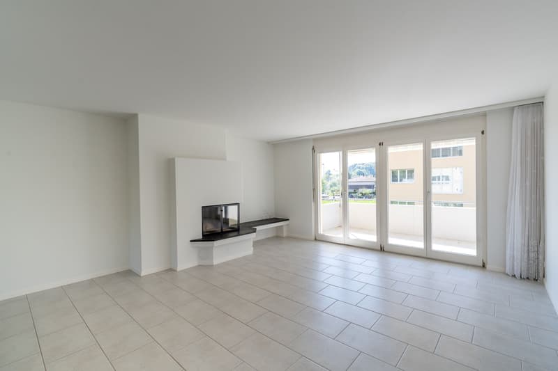 Helle 4.5-Zimmer-Wohnung mit Südbalkon an beliebter Wohnlage (3)
