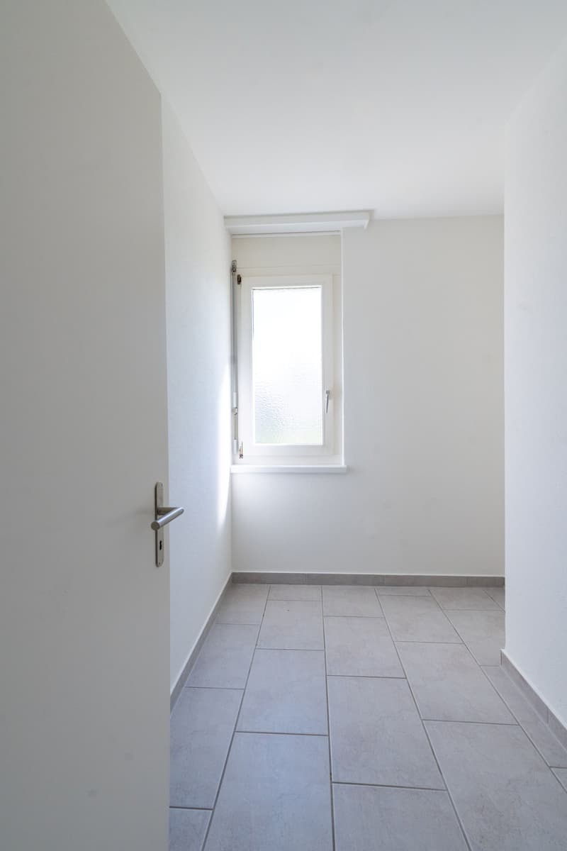 Helle 4.5-Zimmer-Wohnung mit Südbalkon an beliebter Wohnlage (13)