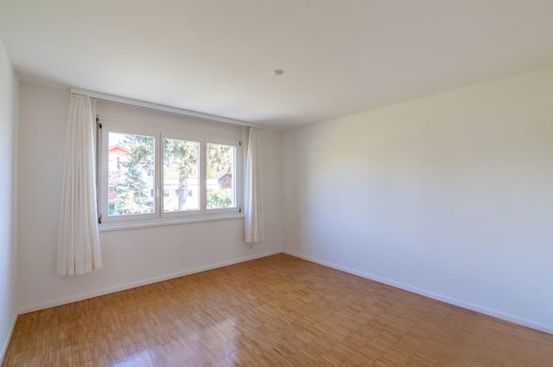 Helle 4.5-Zimmer-Wohnung mit Südbalkon an beliebter Wohnlage (9)