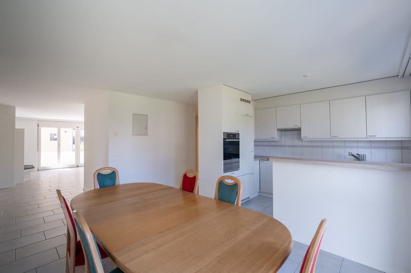 Helle 4.5-Zimmer-Wohnung mit Südbalkon an beliebter Wohnlage (5)